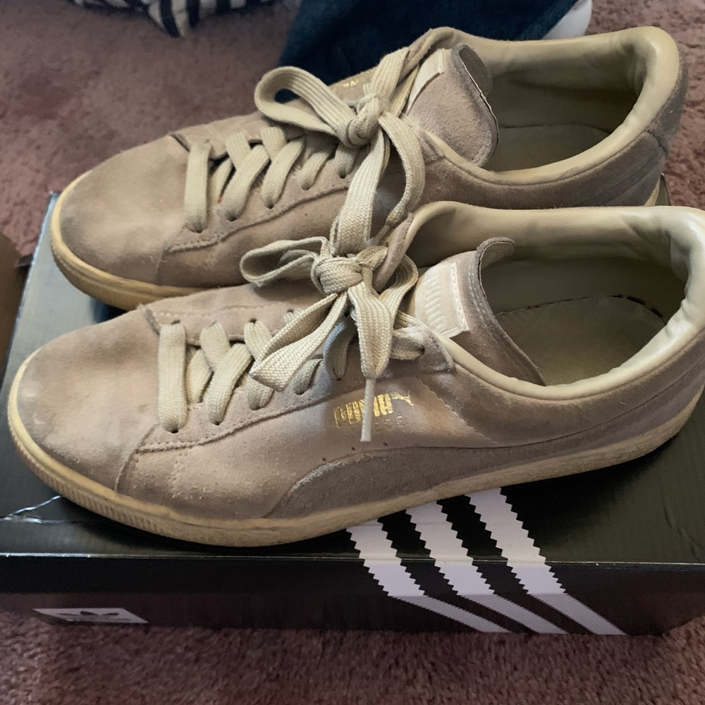 SUEDE PUMA SNEAKER SIZE US 8 MEN — 9 1/2 WOMEN